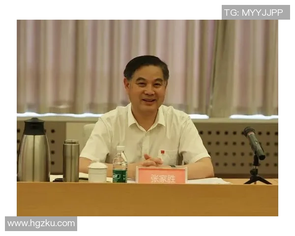 总局副局长张家胜会见阿迪高管，将在青少年足球范畴展开协作